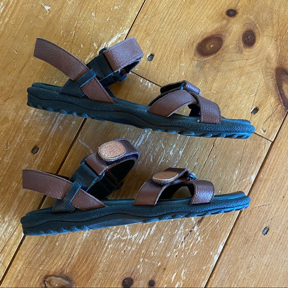 💰 Brown leather Sonoma sandals 💰